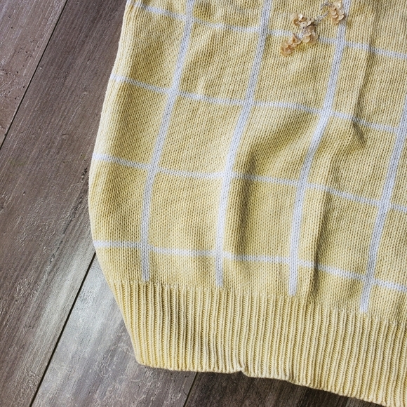 La Relle Women's Yellow and White Short Sleeve Embellished Vintage Sweater MED - Picture 10 of 16